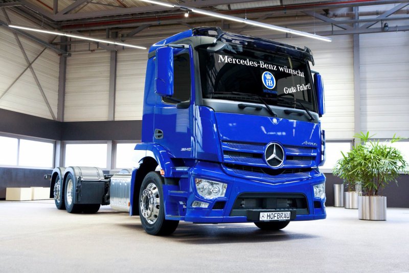 Mercedes тягач
