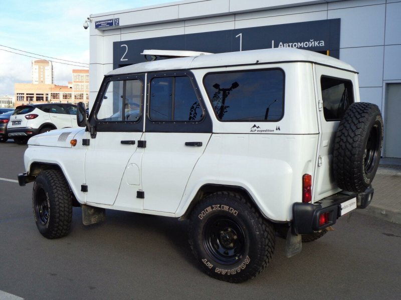 УАЗ-315195 Hunter белый