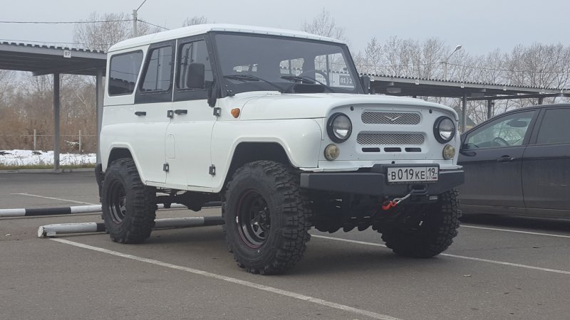 УАЗ Хантер белый лифт
