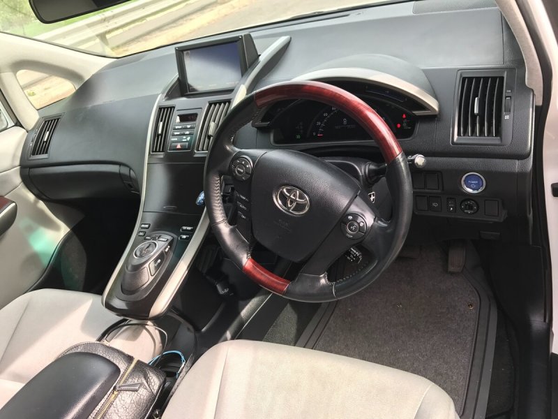 Toyota Sai 2019