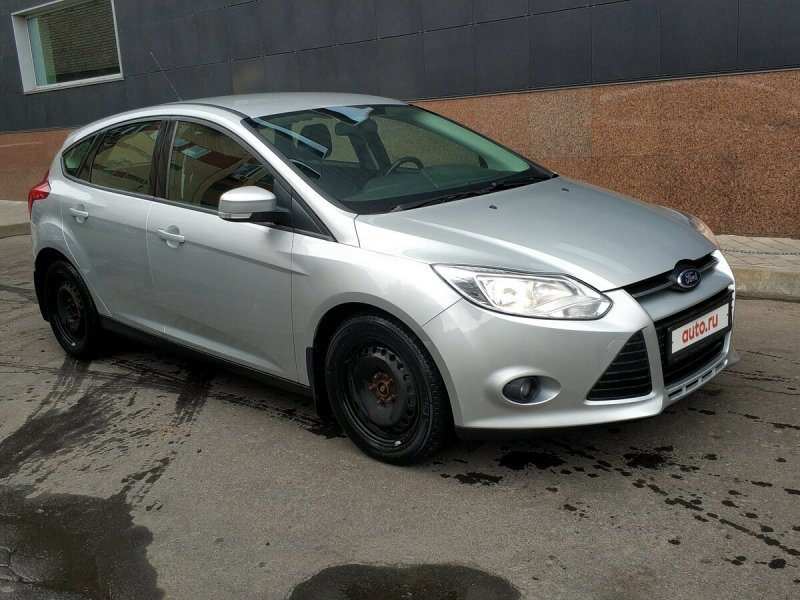 Ford Focus 3 седан на серебристый штамповках