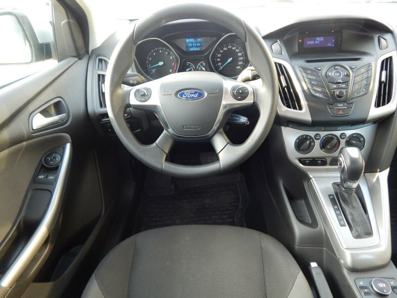 Ford Focus 2.0 AMT, 2012