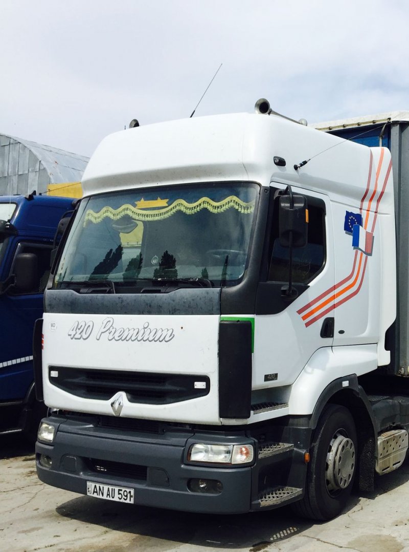 Renault Premium