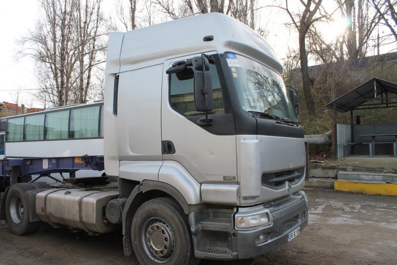 Рено премиум 420 DCI
