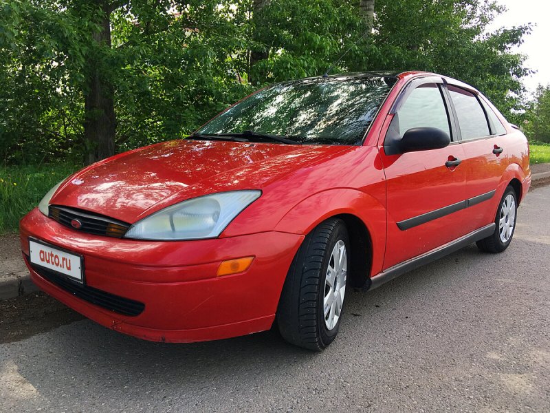 Ford Focus 1 красный