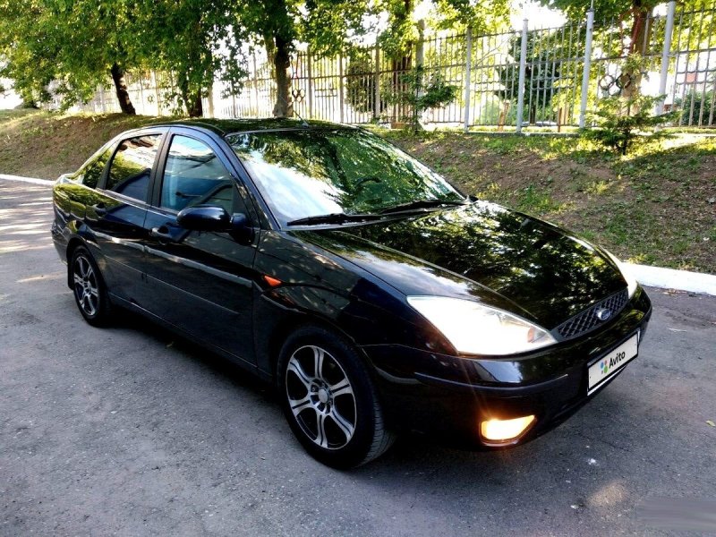 Ford Focus 1 sedan