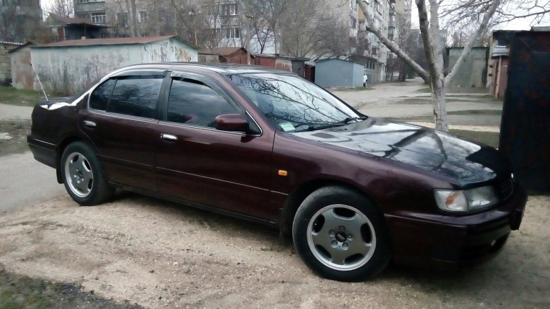 Nissan maxima a32 r17