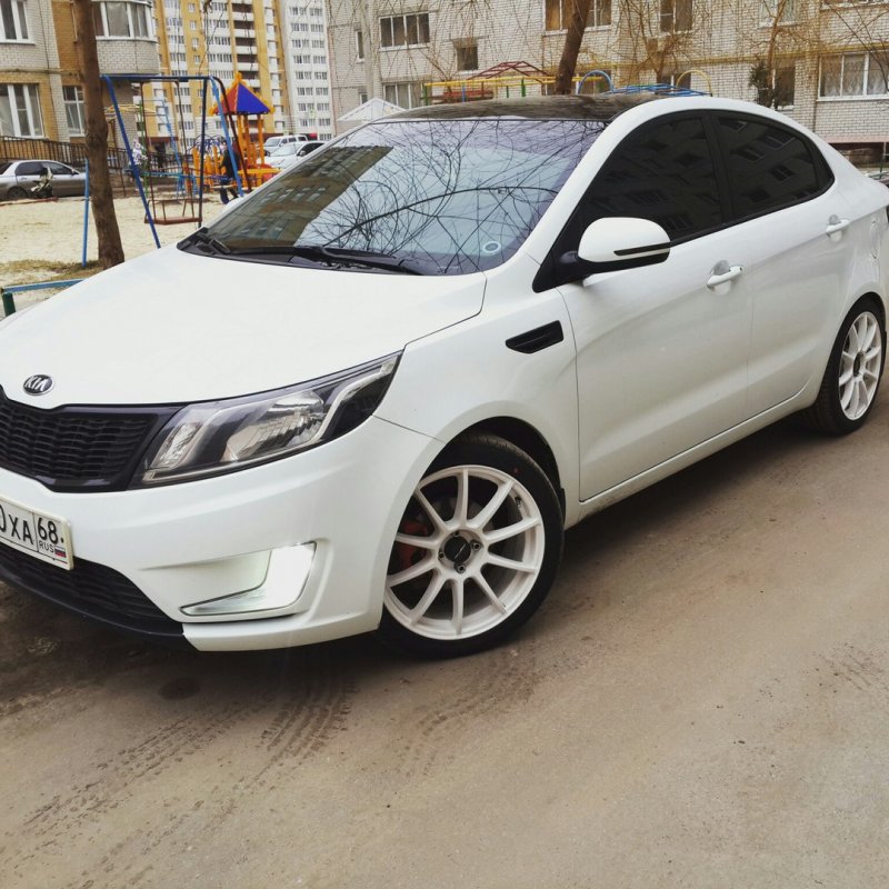 Тюнингованная Kia Rio