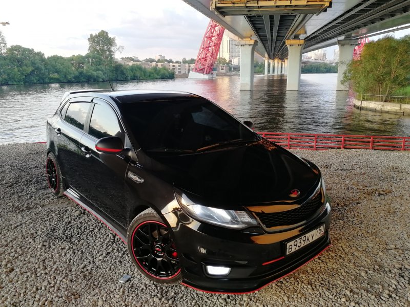 Тюнингованная Kia Rio