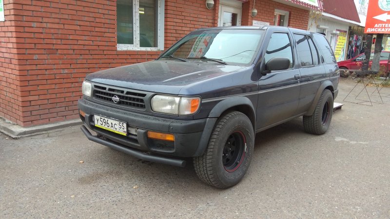 Nissan Pathfinder, 3.3 л., 1998 года