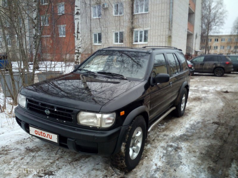 Nissan Pathfinder, 3.3 л., 1998 года