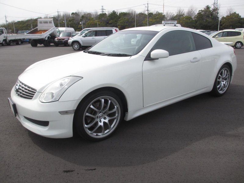 Nissan Skyline 350gt v35 sedan