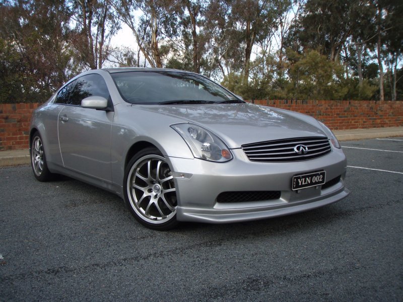 Nissan Skyline 35