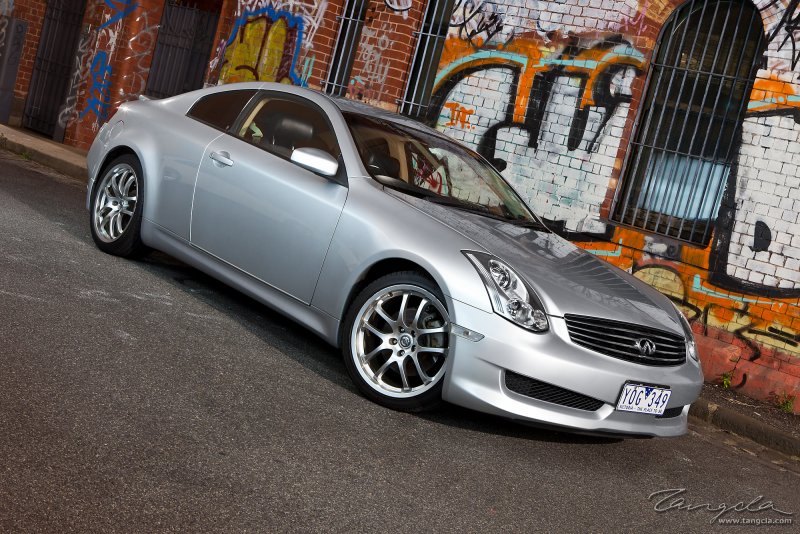 Nissan Skyline 35
