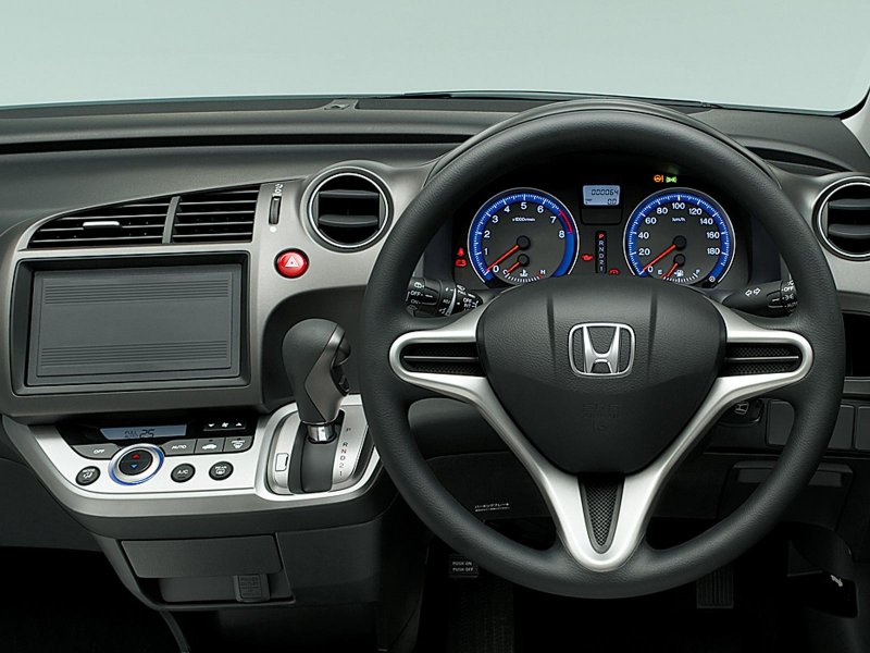 Honda Stream rn6 панель