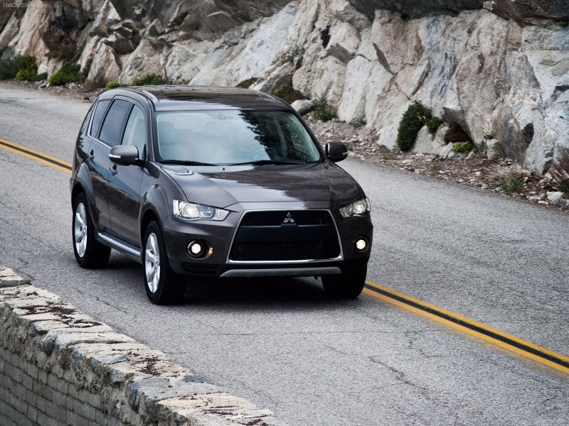 Mitsubishi Outlander XL 2010