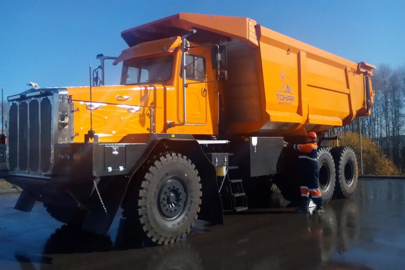 Карьерный самосвал Liebherr t282b