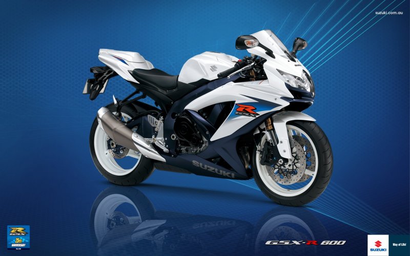 Suzuki GSX-R 600 k8 белый