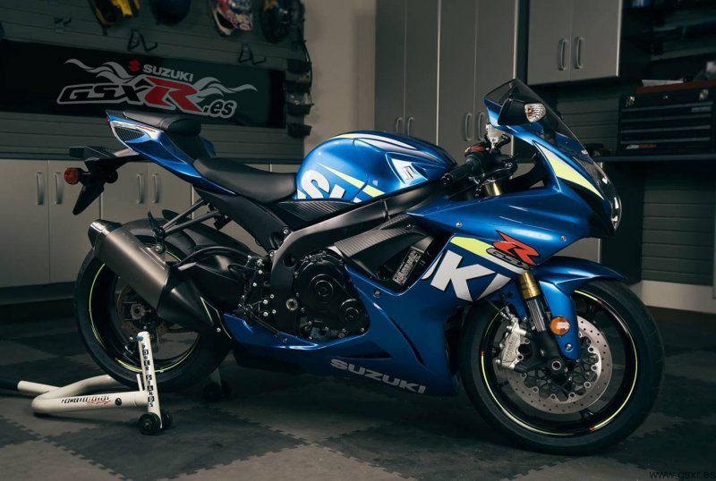 Сузуки мото GSX r750