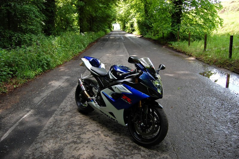 Suzuki GSX-R 1000 ночью