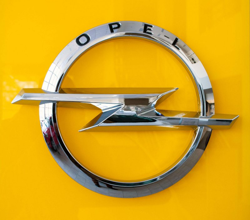 Opel логотип