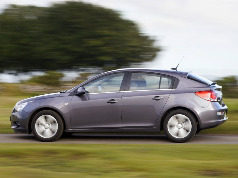 Chevrolet Cruze 2012 хэтчбек