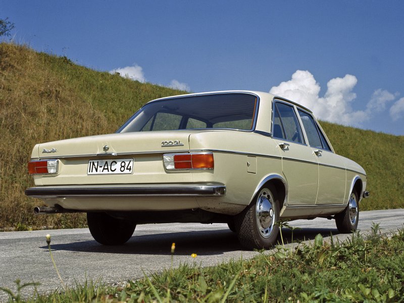 Audi 100 c1 седан