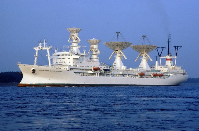 Флагман космического флота космонавт Юрий Гагарин