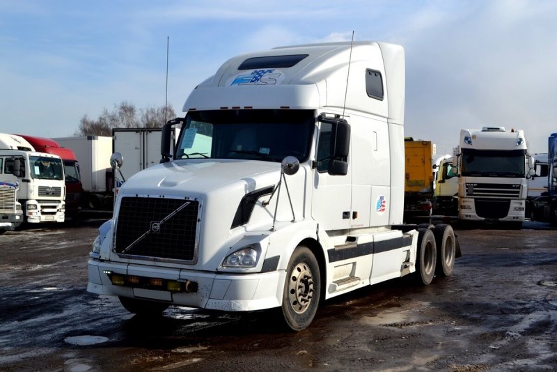 Volvo VNL 2008