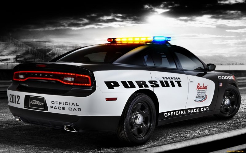 Полицейская машина dodge Charger Pursuit