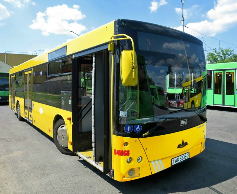 МАЗ 103 678