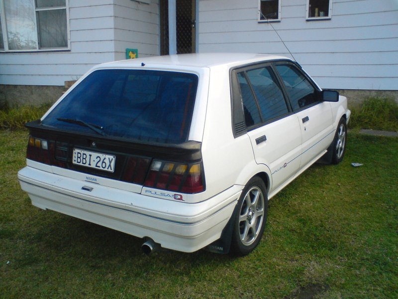 Nissan Skyline r31 седан