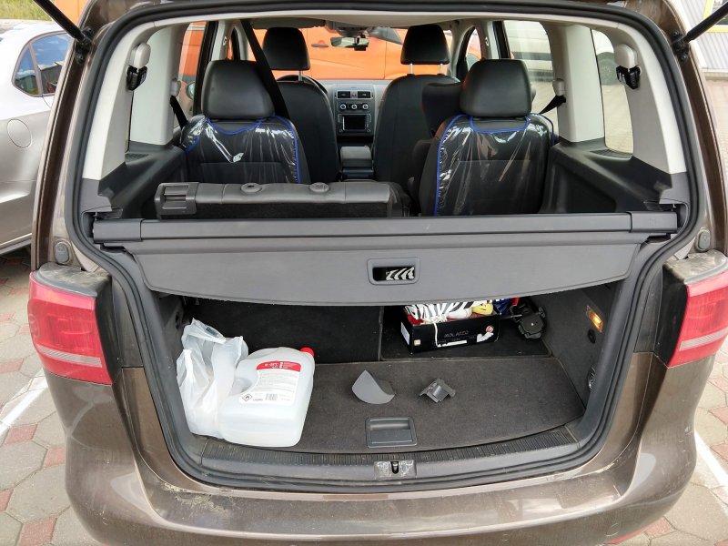 Volkswagen Touran, 2011 багажник