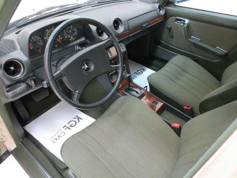 Mercedes-Benz w123 салон