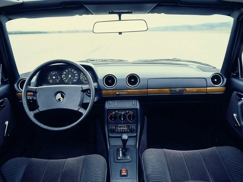 Mercedes-Benz w123 Coupe интерьер