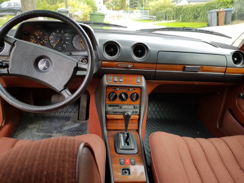 Mercedes w123 Interior