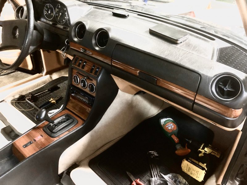 Mercedes-Benz w123 салон