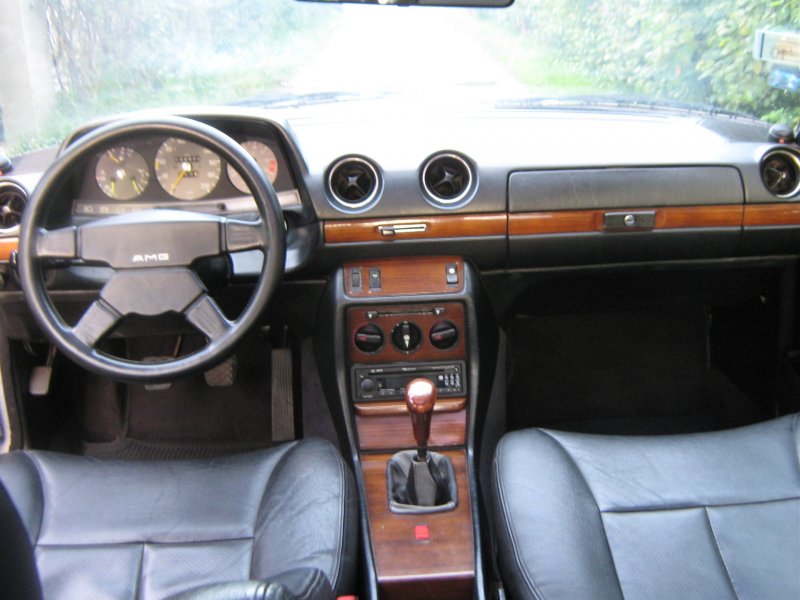 W123 бежевый салон