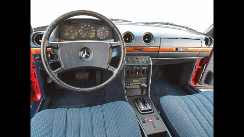Mercedes w123 салон