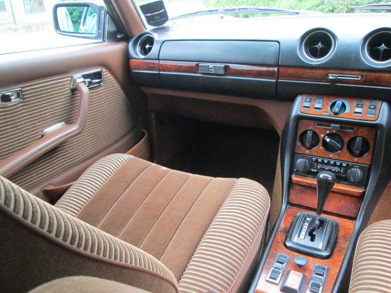 W123 салон