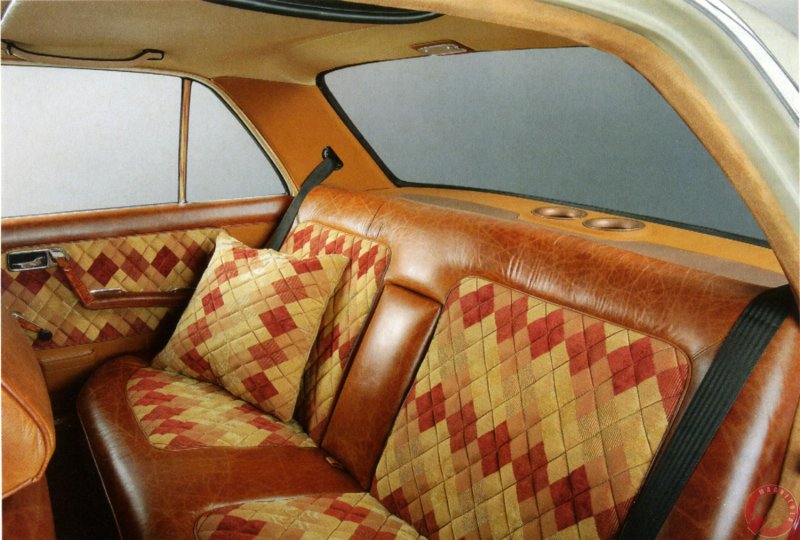 W123 зеленый салон