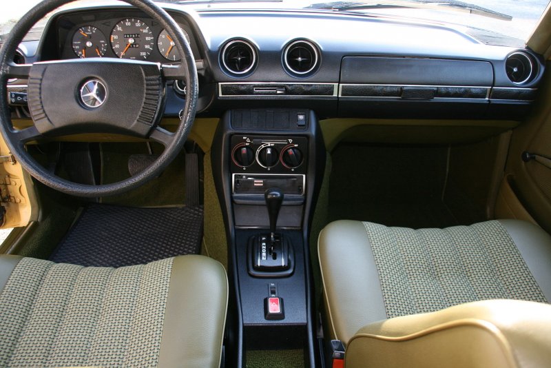 Mercedes w123 салон