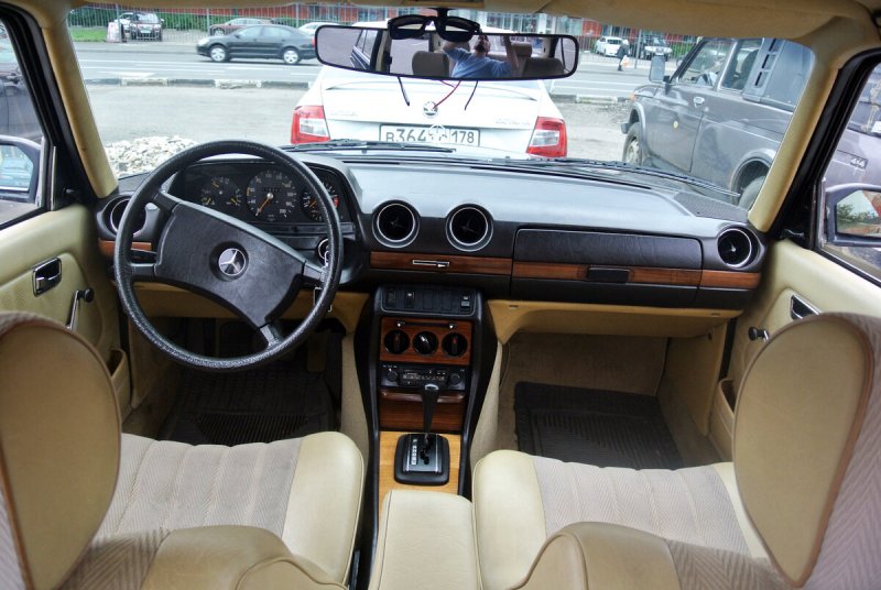 Mercedes-Benz w123 салон
