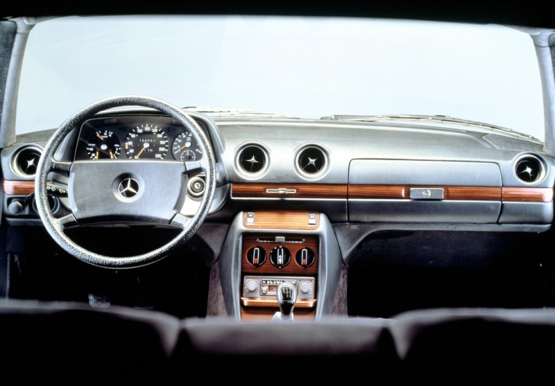 Mercedes w123 салон
