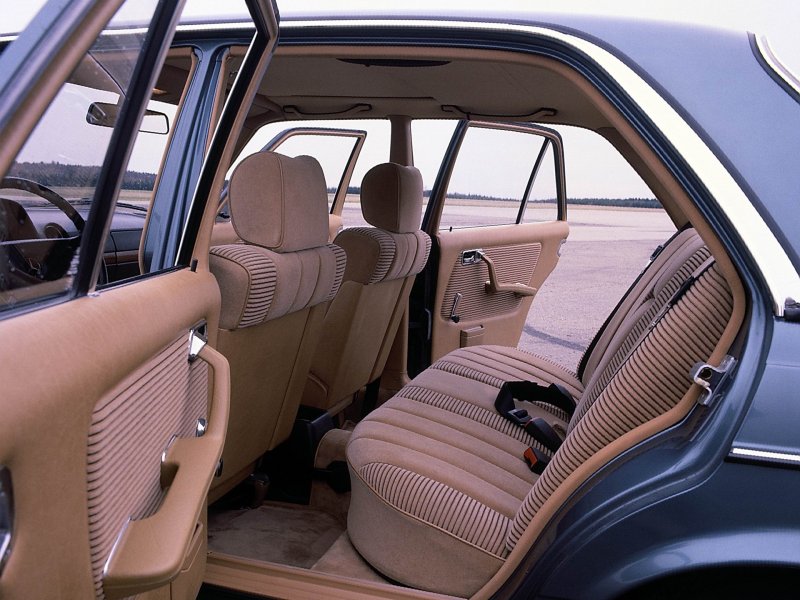 Mercedes Benz w123 Interior
