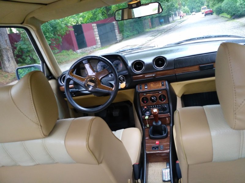 Mercedes-Benz w123 салон