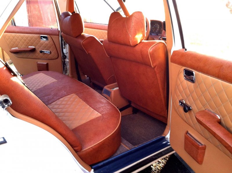 W123 AMG Interior