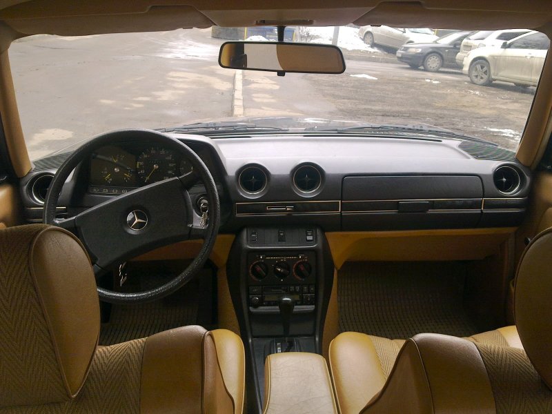 W123 дерево в салон