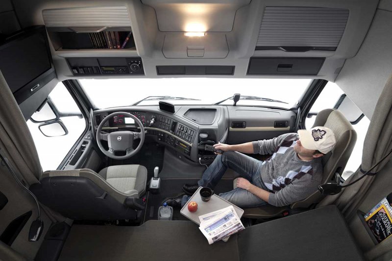 Volvo VNL 860 Interior