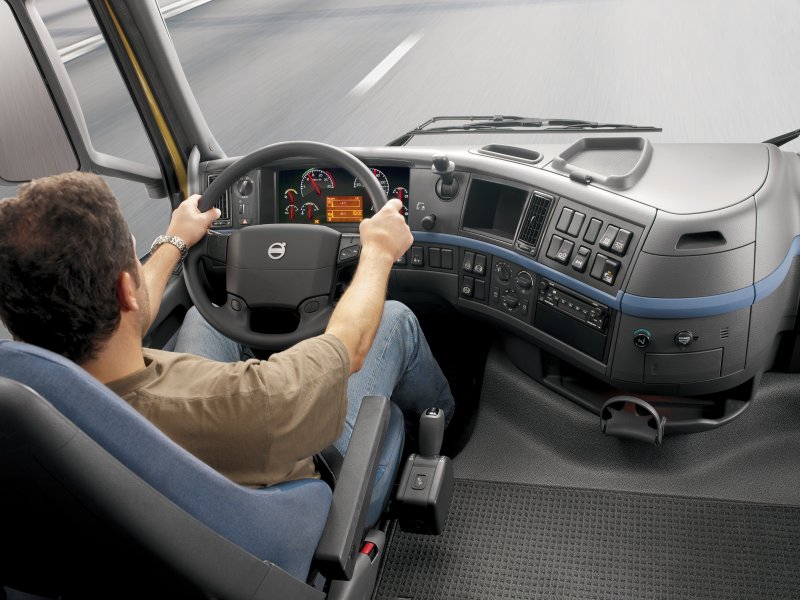 Volvo r100e кабина